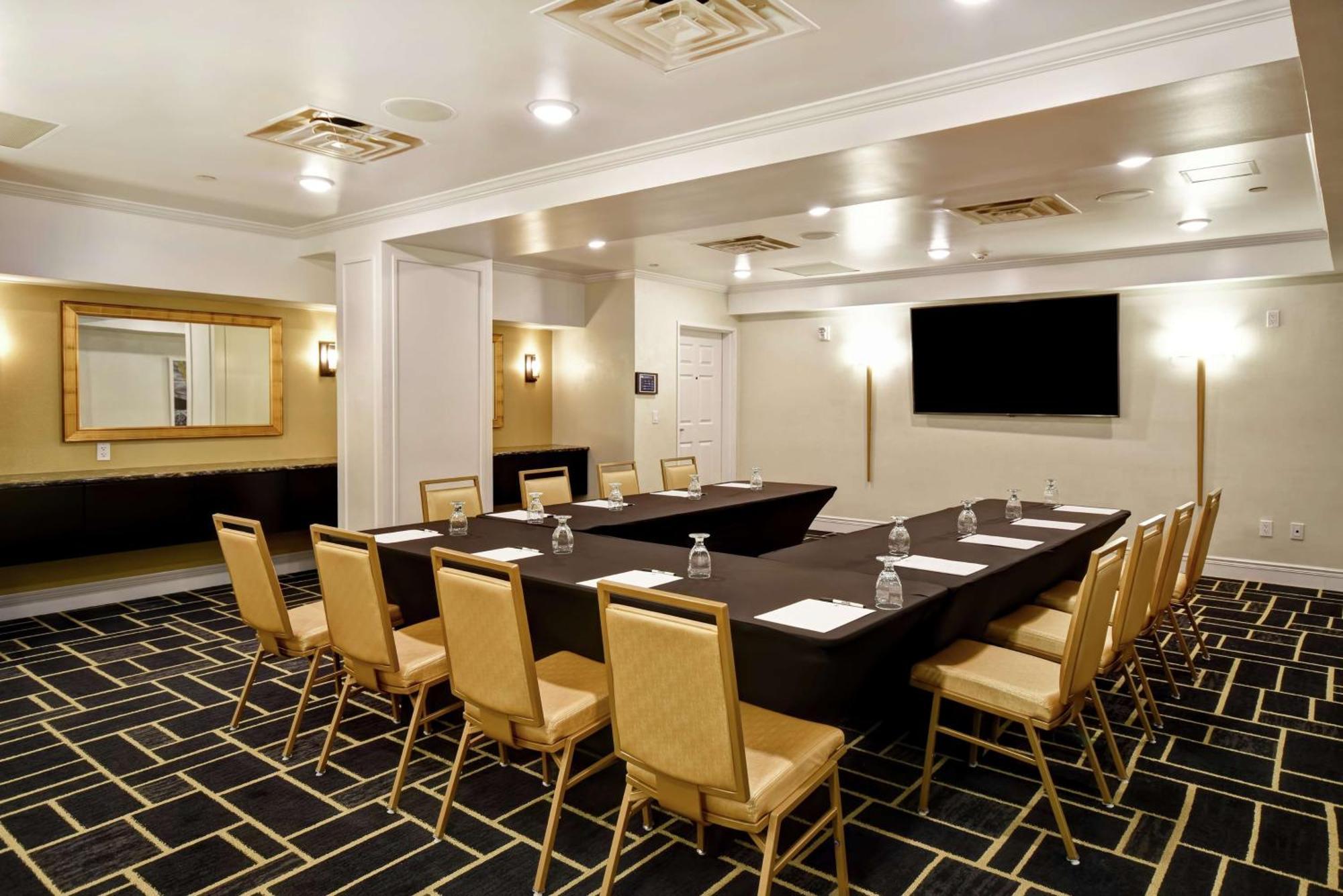 Doubletree By Hilton Deadwood At Cadillac Jack'S Экстерьер фото