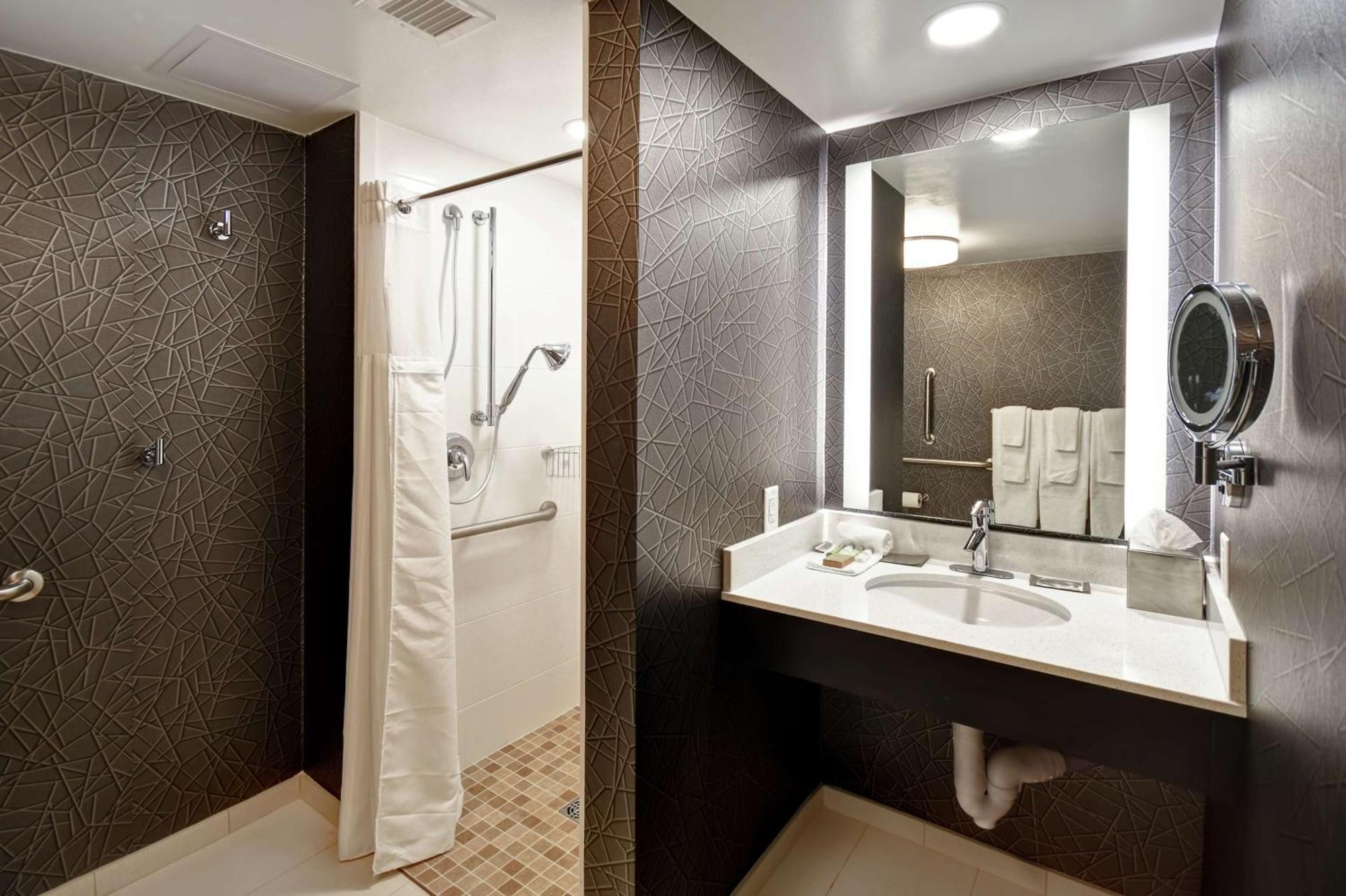 Doubletree By Hilton Deadwood At Cadillac Jack'S Экстерьер фото