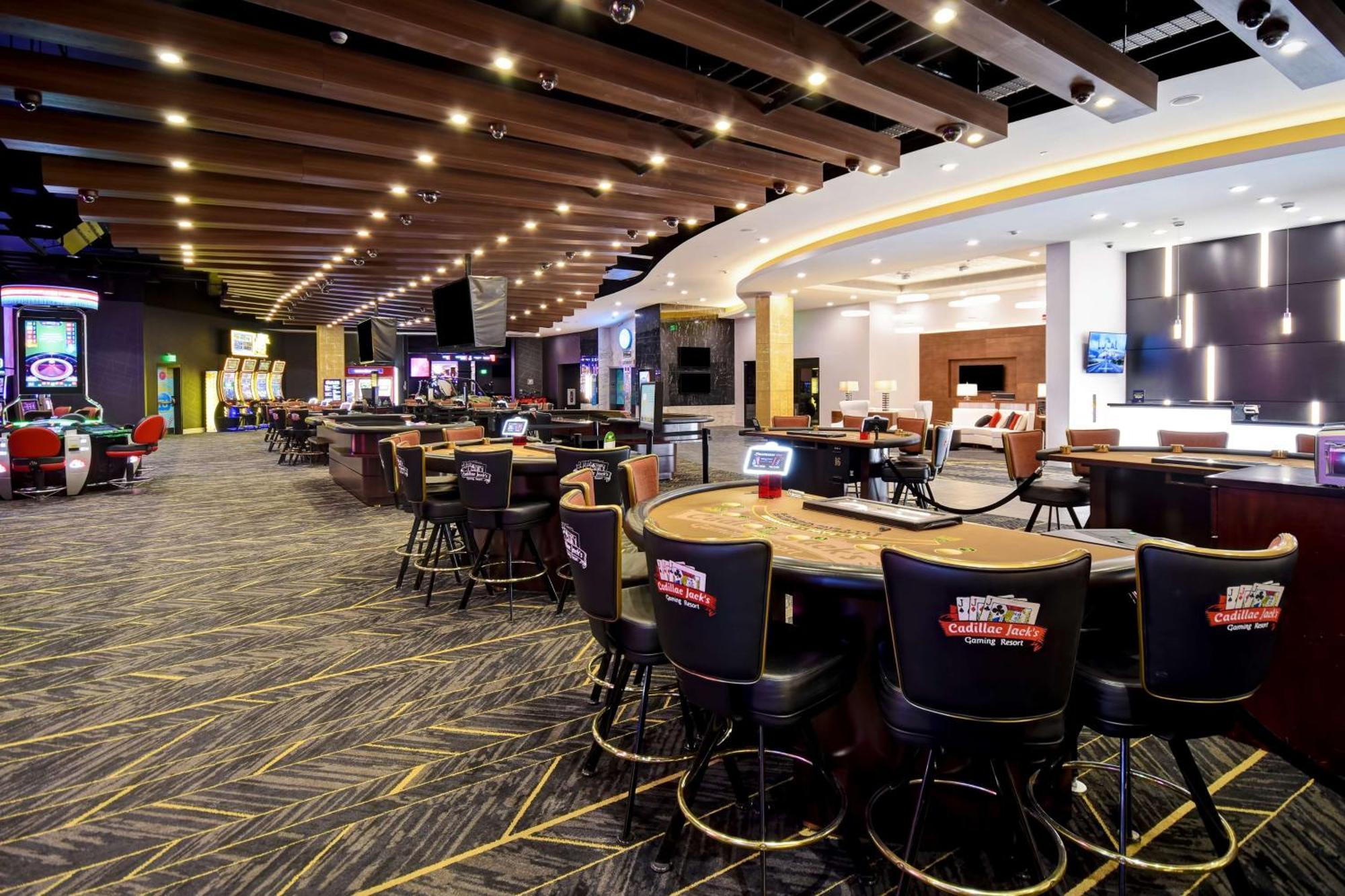Doubletree By Hilton Deadwood At Cadillac Jack'S Экстерьер фото
