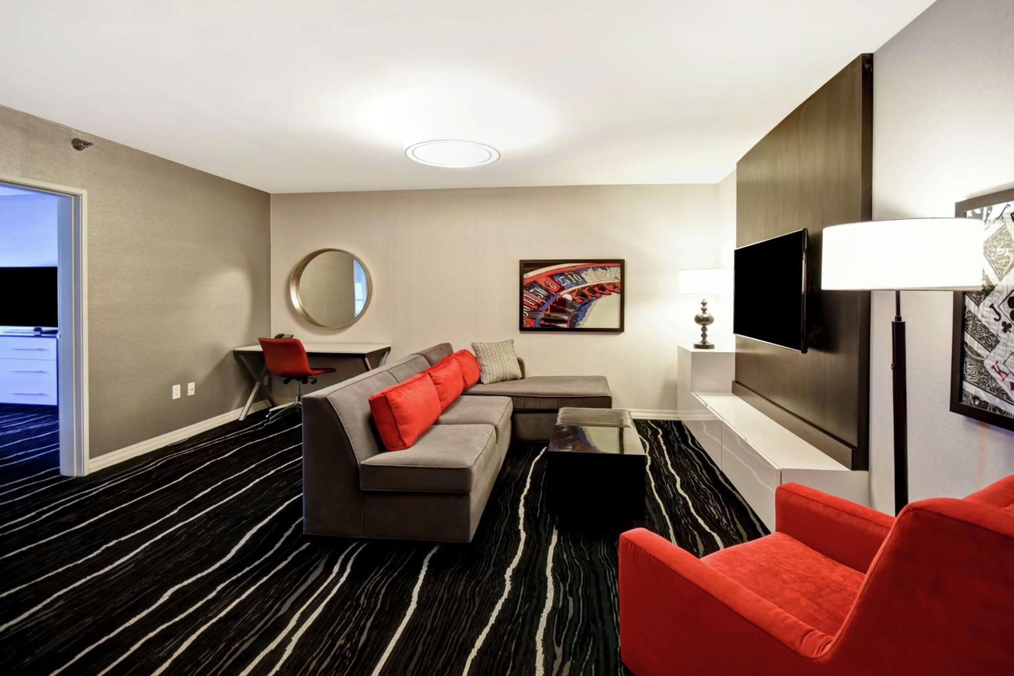 Doubletree By Hilton Deadwood At Cadillac Jack'S Экстерьер фото