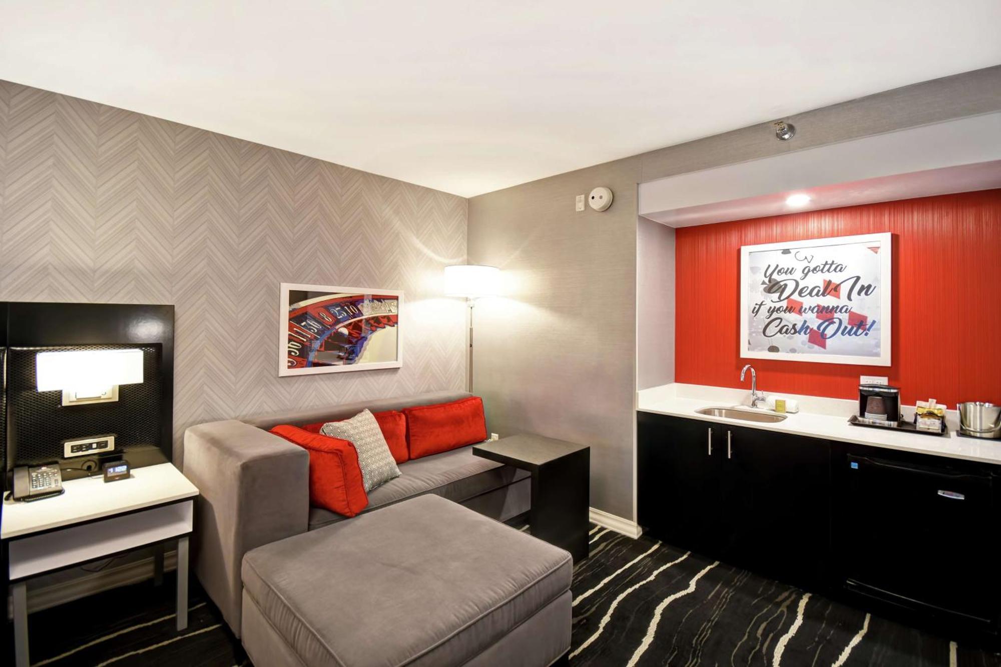 Doubletree By Hilton Deadwood At Cadillac Jack'S Экстерьер фото