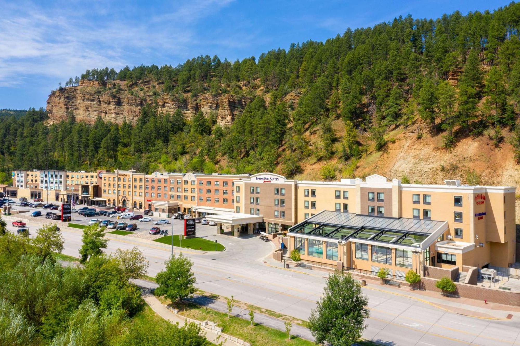 Doubletree By Hilton Deadwood At Cadillac Jack'S Экстерьер фото