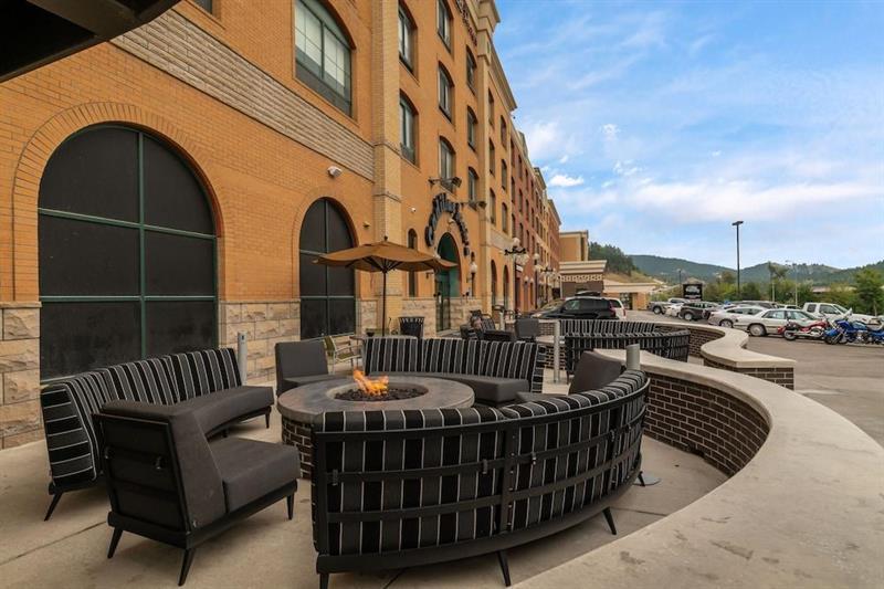 Doubletree By Hilton Deadwood At Cadillac Jack'S Экстерьер фото
